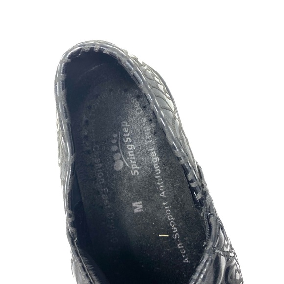 Spring Step Clogs - Picture 7 of 8